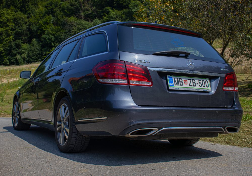 Mercedes-Benz E 200 Gallery 001